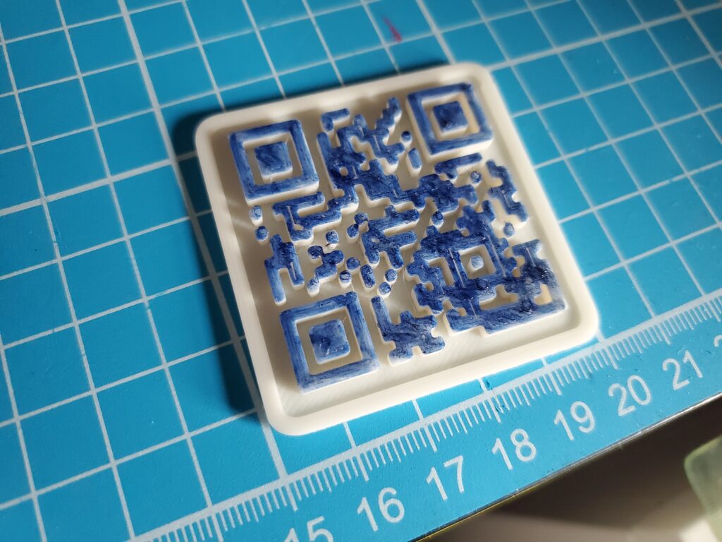 Colorized 3D printed QR code